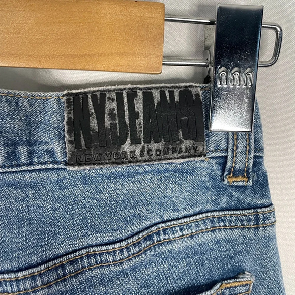 New York Jeans Light Wash Straight Leg Jeans - Picture 2 of 5